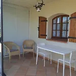 L'arche En Rez De Jardin De à *