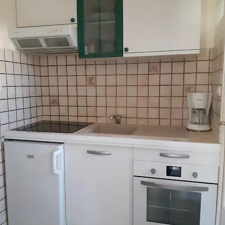 L'arche En Rez De Jardin De A Apartment Toulon