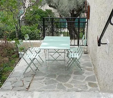 Apartment L'arche En Rez De Jardin De A Toulon