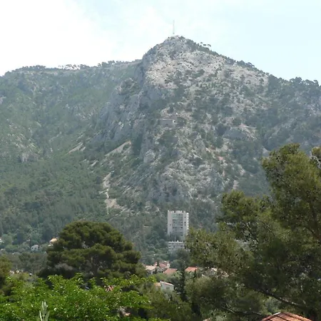 아파트 L'arche En Rez De Jardin De A