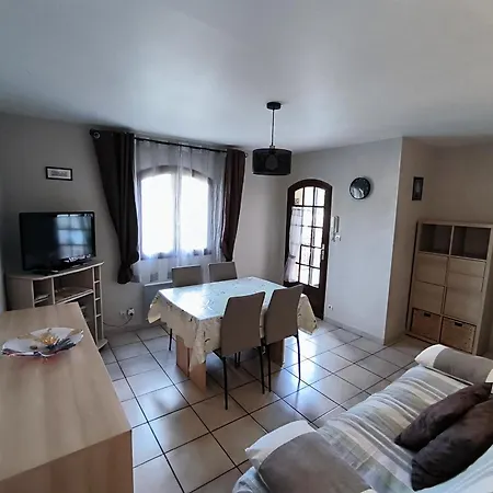 L'arche En Rez De Jardin De A Apartment Toulon